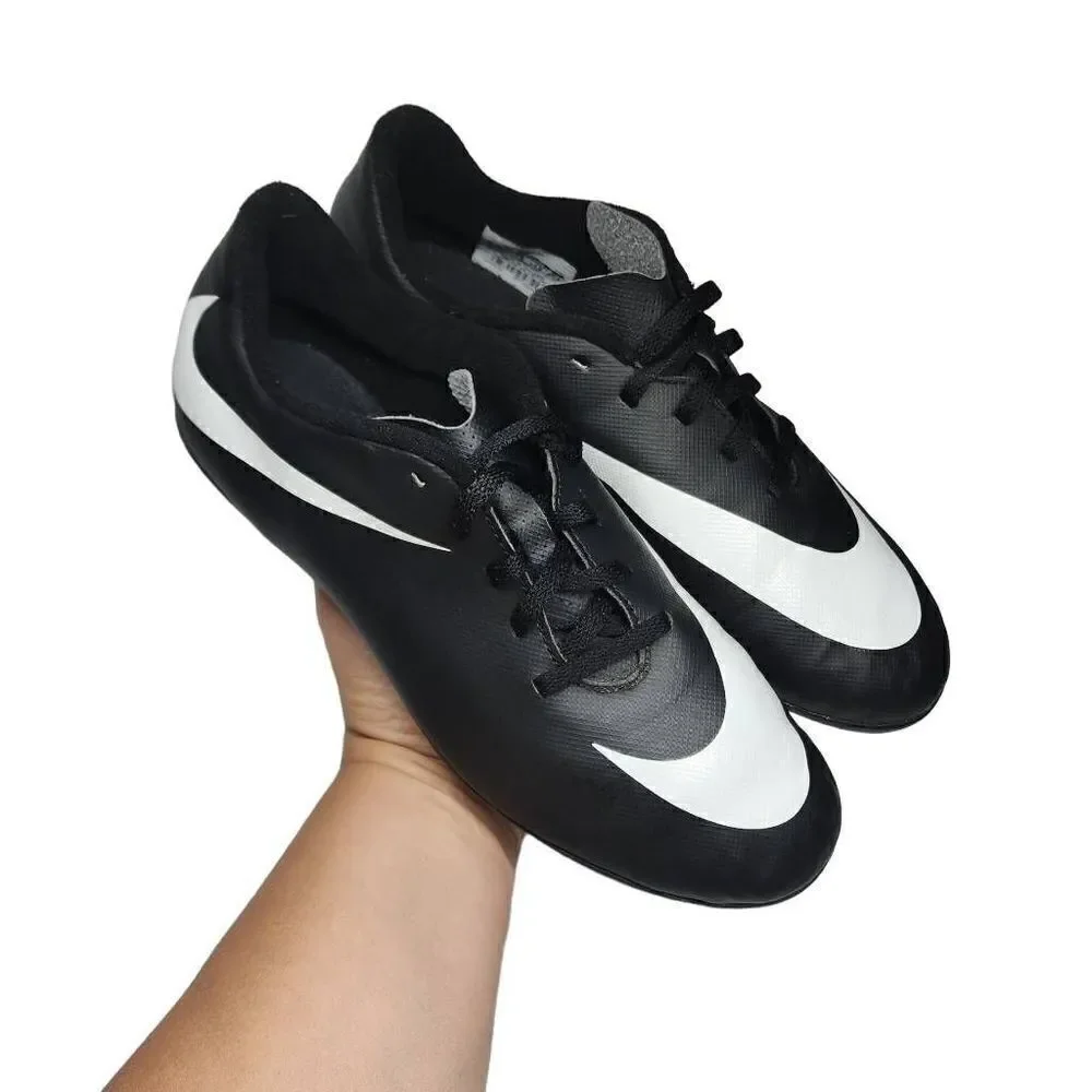 Nike Jr‎ Kid's Black And White Bravata FG Soccer Cleats Athletic Shoes Size 5Y